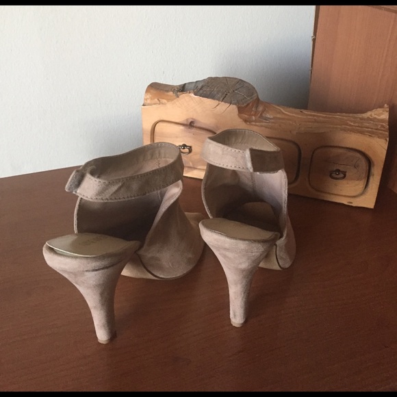 Nine West Peep Toe Heels - Picture 2 of 7